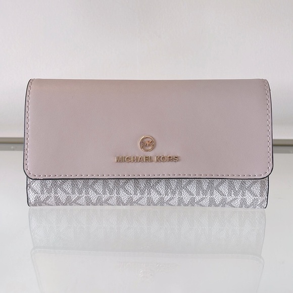 Michael Kors Handbags - Michael Kors Wallet
